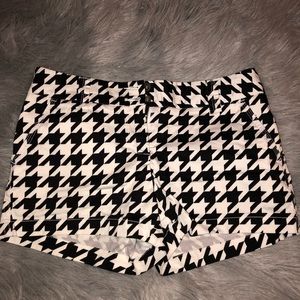 Loudmouth Ladies Houndstooth Shorts EUC